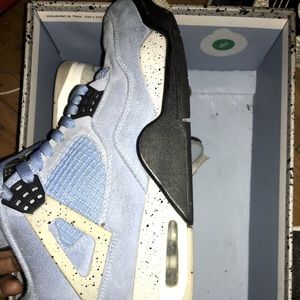 JORDAN RETRO 4